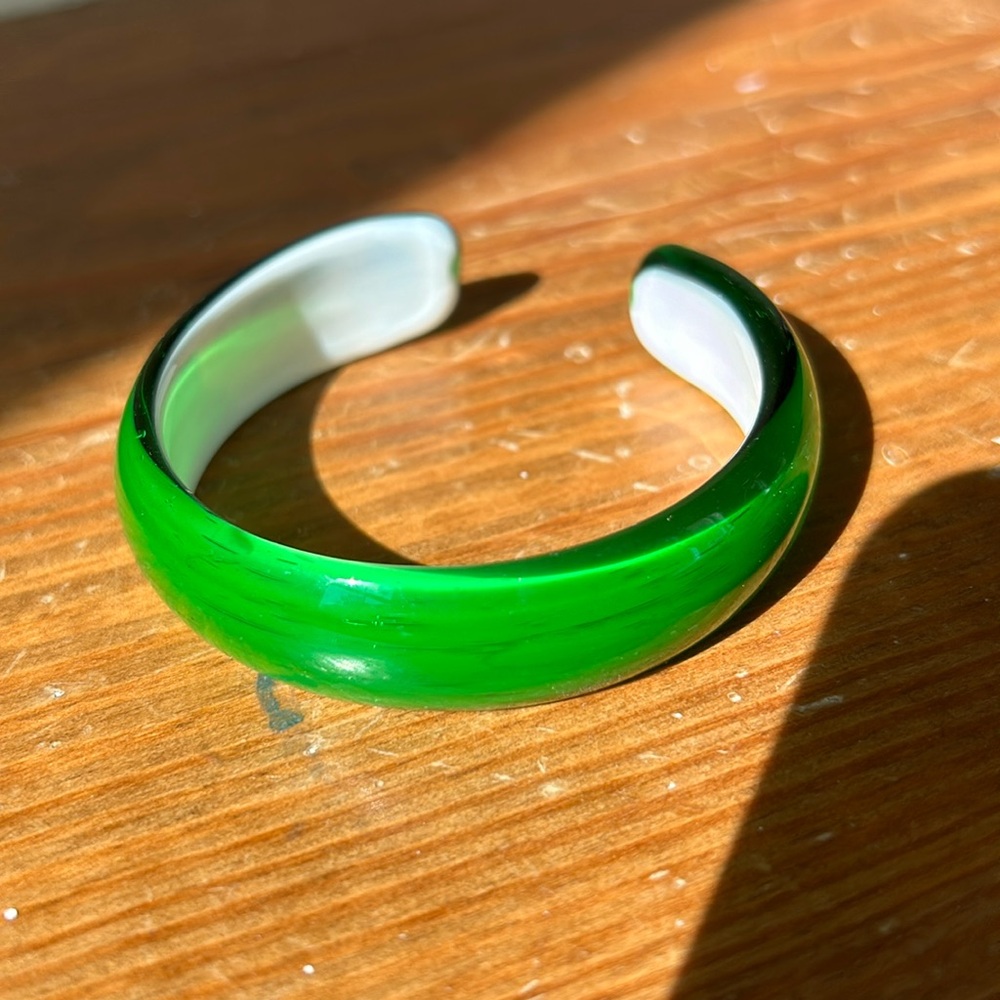 EUC Vintage retro bracelet: green glass bangle